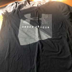 Black under armor tshirt